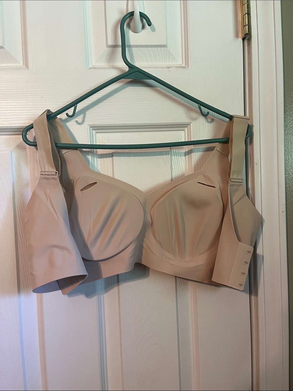 Everyday Smooth Wireless Bra — Beige- New in Box - Picture 3 of 7
